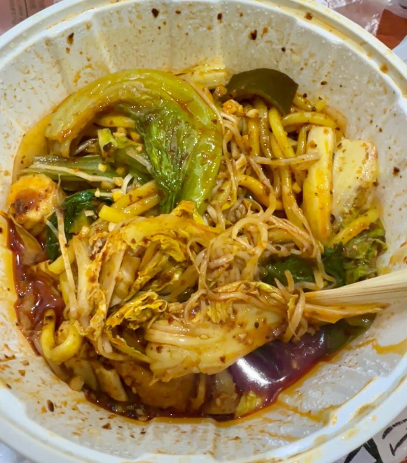 如何在南京栖霞区开一家成功的麻辣烫店？这是一个既充满挑战又充满机遇的问题。